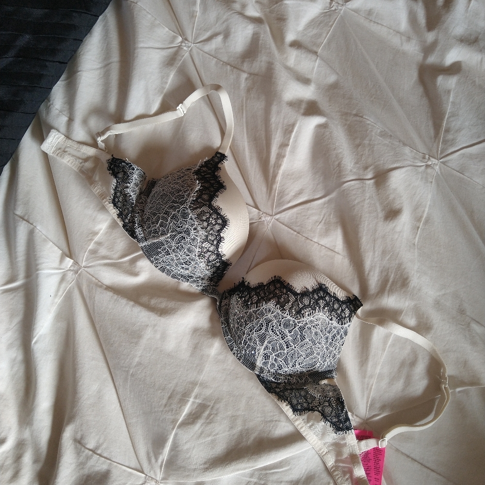 never worn push up bra